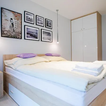 Apartament wrzos z ogródkiem Pogorzelica  Pokój zdjęcie